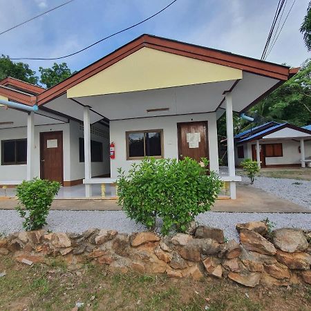 Pineapple Resort Ban Huai Thalaeng Phan Екстер'єр фото